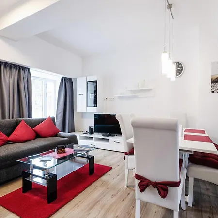 Prora - Geräumige FeWo über 2 Etagen mit Terrasse, Elektro-Grill und Meerblick - Seepferdchen Binz
