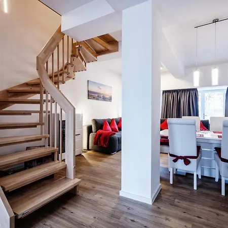 Prora - Geräumige FeWo über 2 Etagen mit Terrasse, Elektro-Grill und Meerblick - Seepferdchen Apartment *