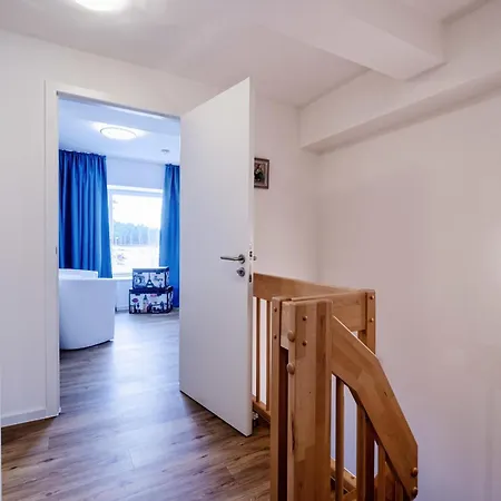 Prora - Geräumige FeWo über 2 Etagen mit Terrasse, Elektro-Grill und Meerblick - Seepferdchen